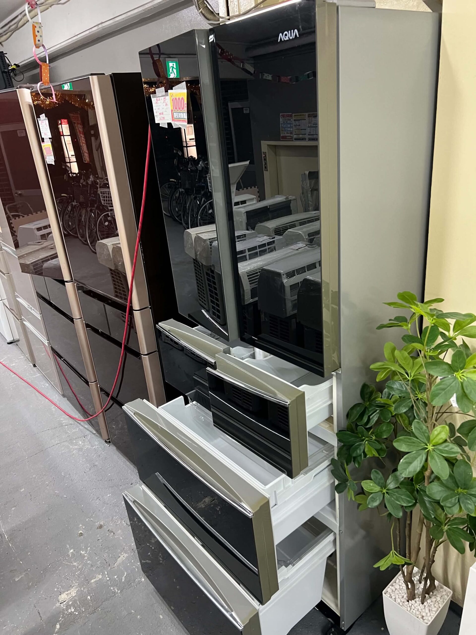 名駅南の中古品専門店MOMO店内で確認できる中古冷蔵庫