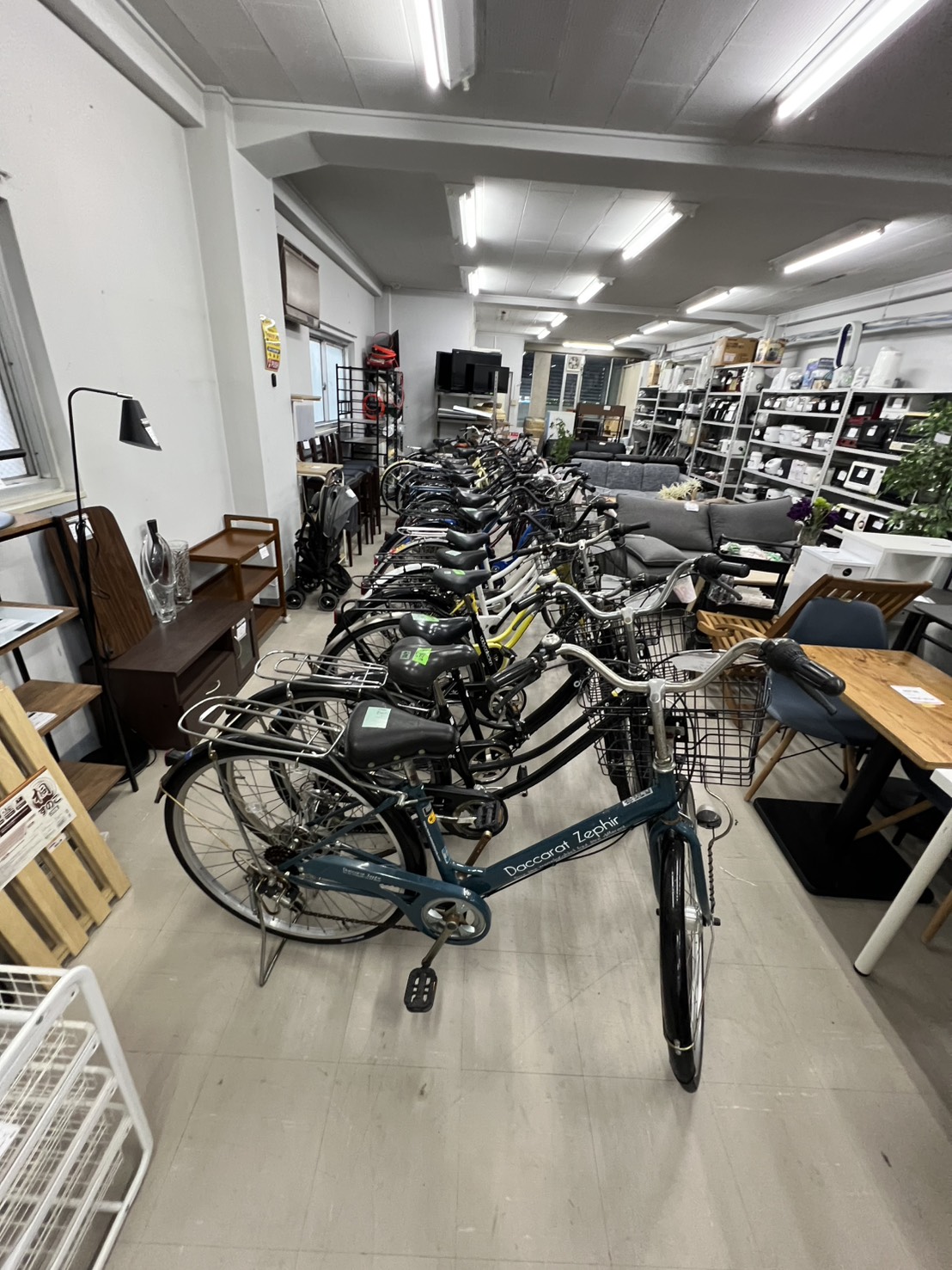 MOMO店内で選べる中古自転車